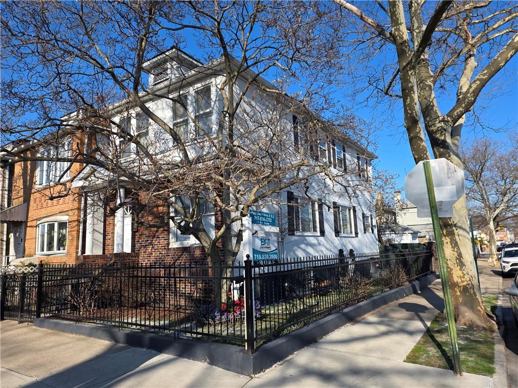 2177 West 7th Street Image 2