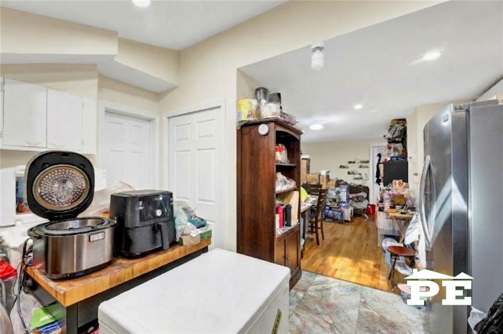 6 Lester Court, Brooklyn, New York, 11229 image 8
