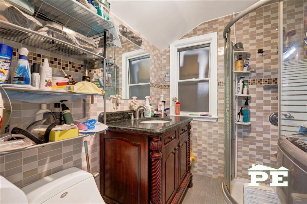 6 Lester Court, Brooklyn, New York, 11229 image 6
