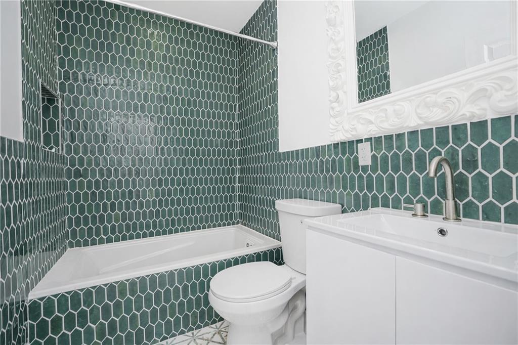 8 Brighton Court, Brooklyn, New York, 11223 image 16
