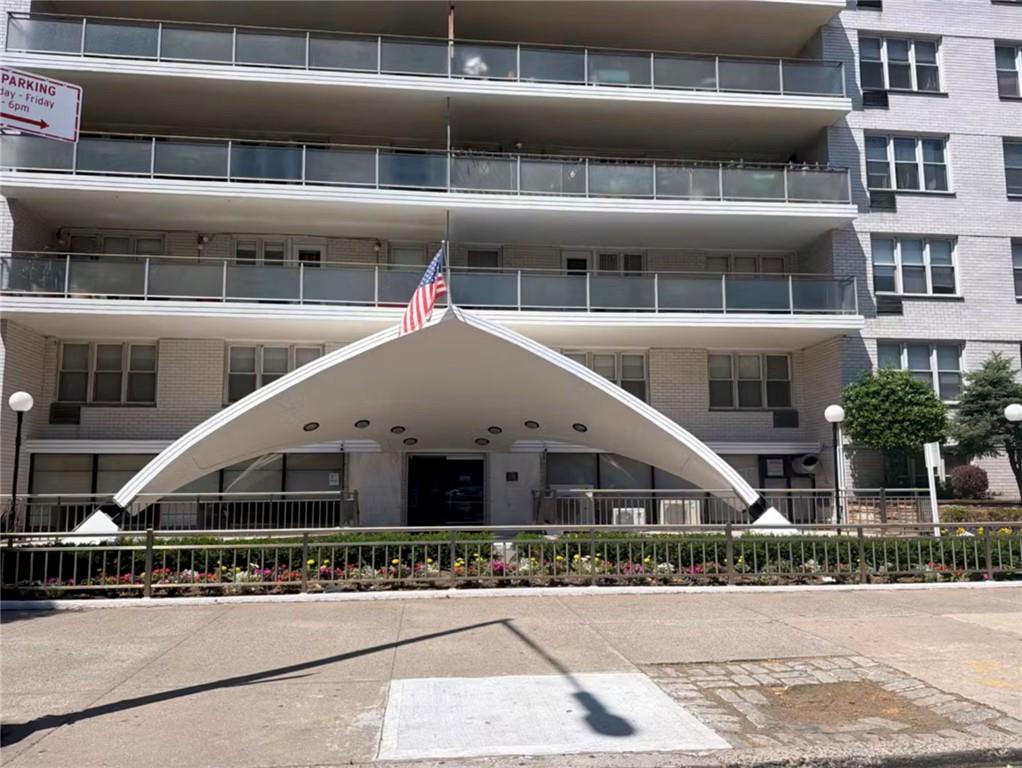 370 Ocean Parkway 3D Image 4