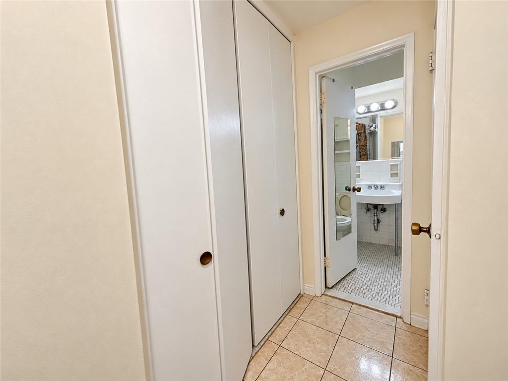 370 Ocean Parkway 3D, Brooklyn, New York, 11218 image 6