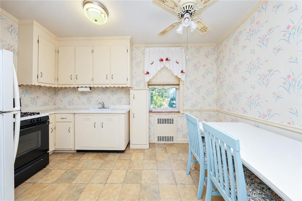 22 Webster Avenue 4F Image 3