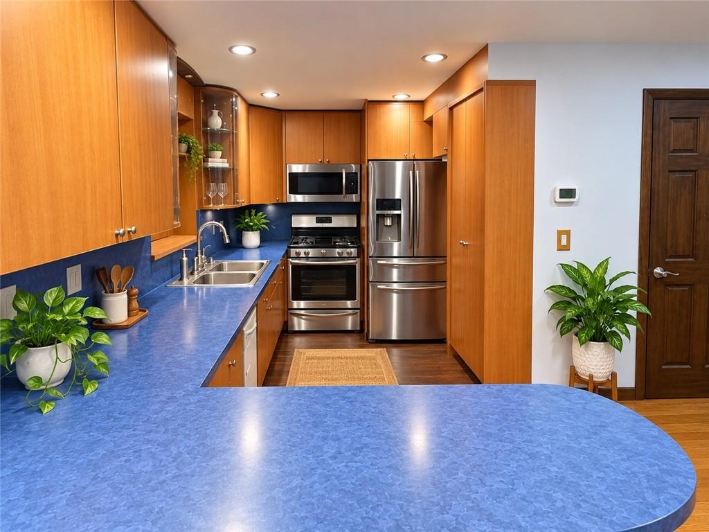 2669 East 11th Street 1A Image 3