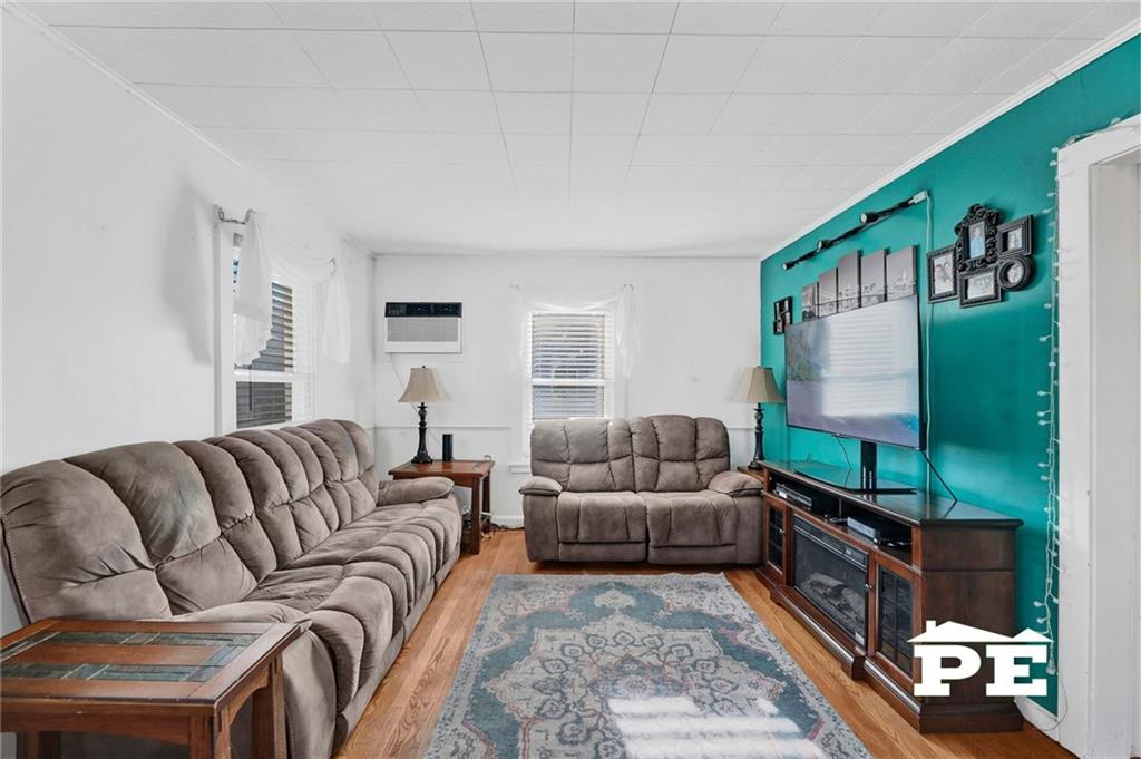 17 Dictum Court, Brooklyn, New York, 11229 image 8