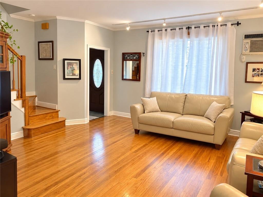 289 Bay 13 Street Image 3