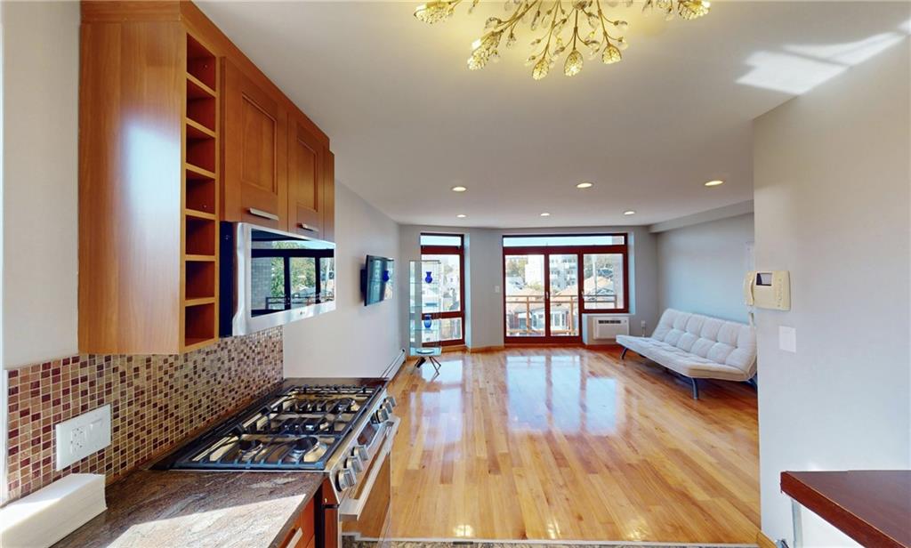 2829 Haring Street 7 Image 4