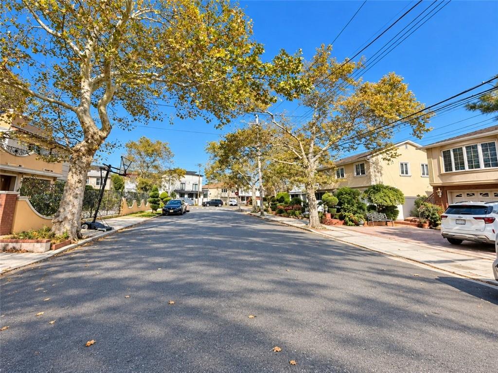 16 Montana Place, Brooklyn, New York, 11234 image 33