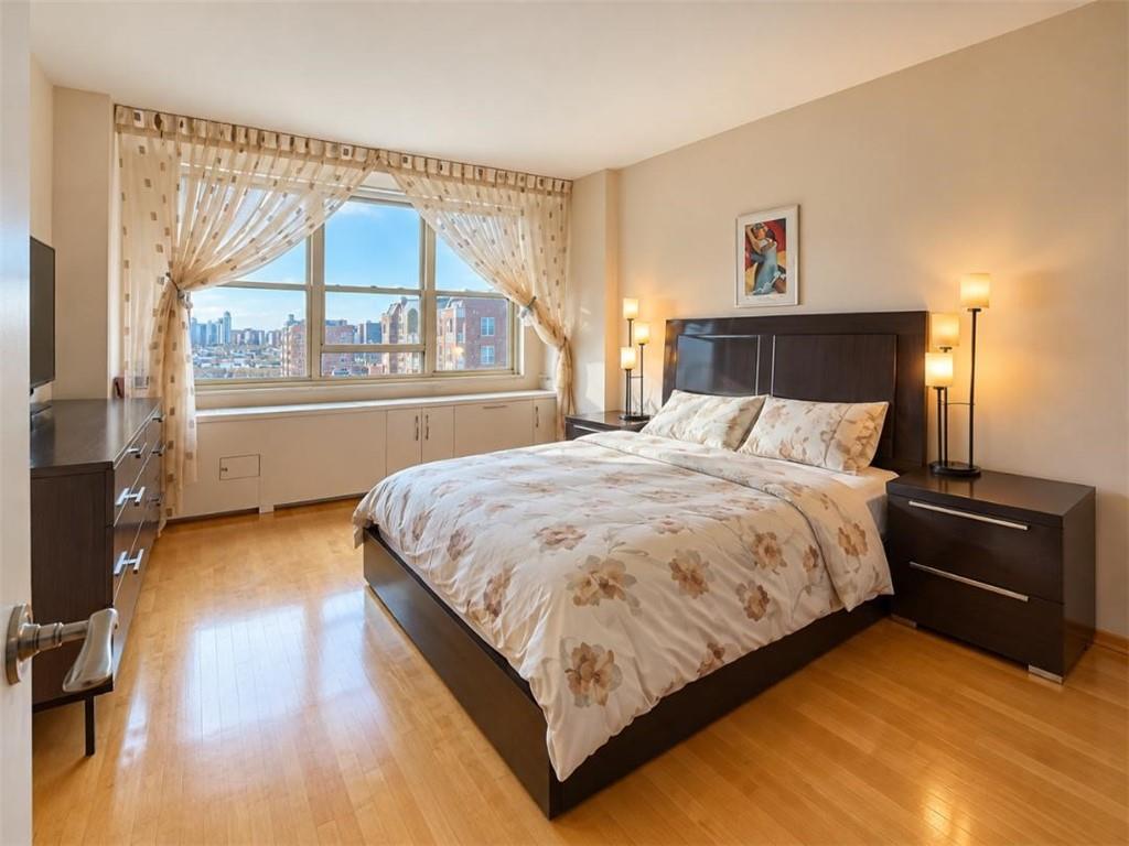 35 SEACOAST Terrace 15J, Brooklyn, New York, 11235