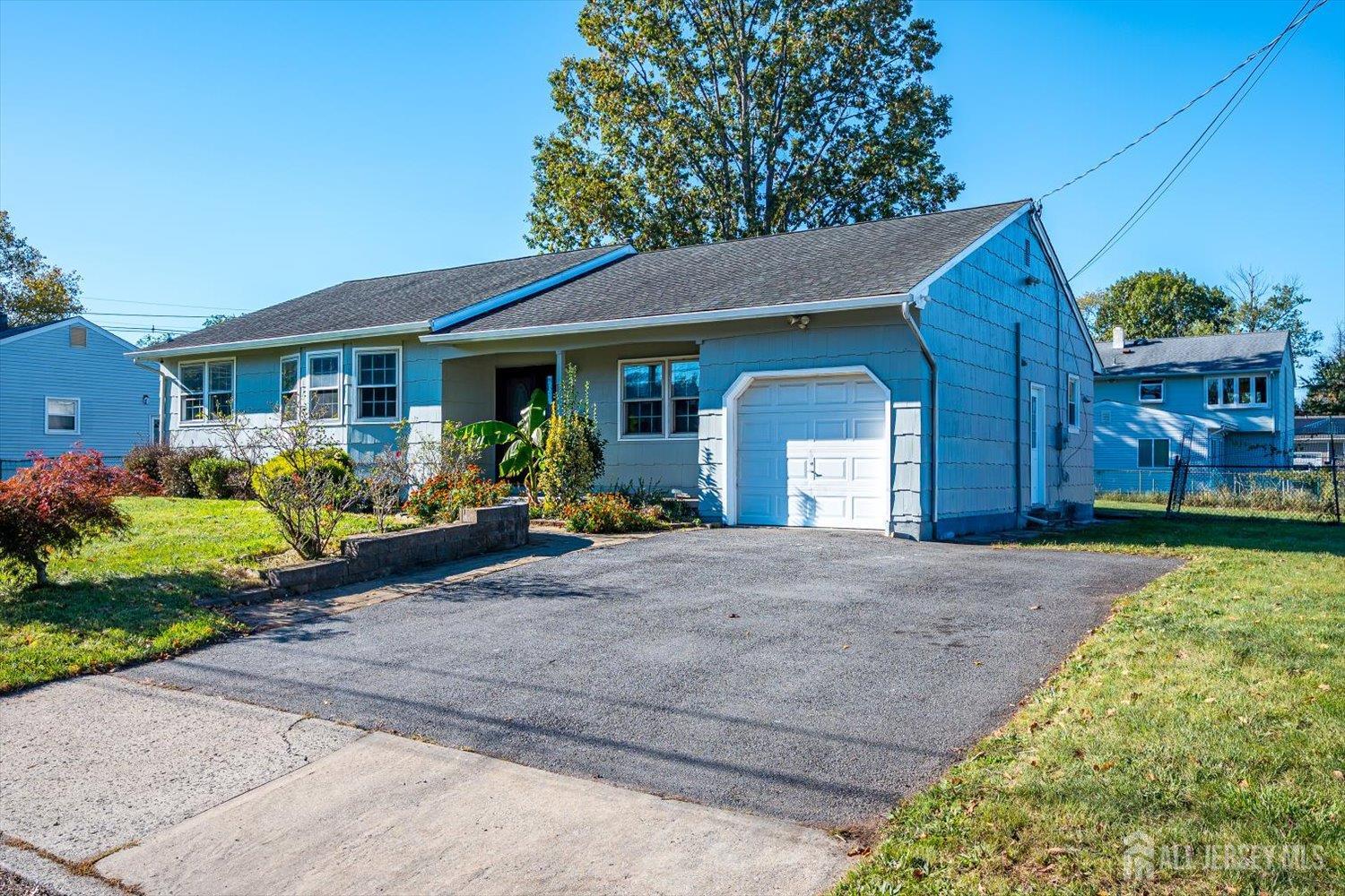 932 Eva Street Image 2