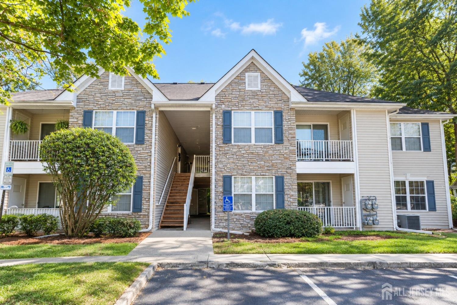 804 Wedgewood Circle 818, Middletown, NJ, 07718