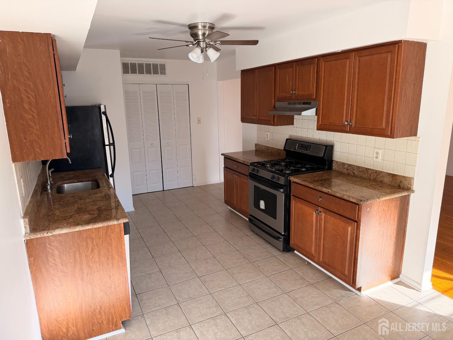 107 Edison Glen Terrace, Edison, NJ, 08837 image 7