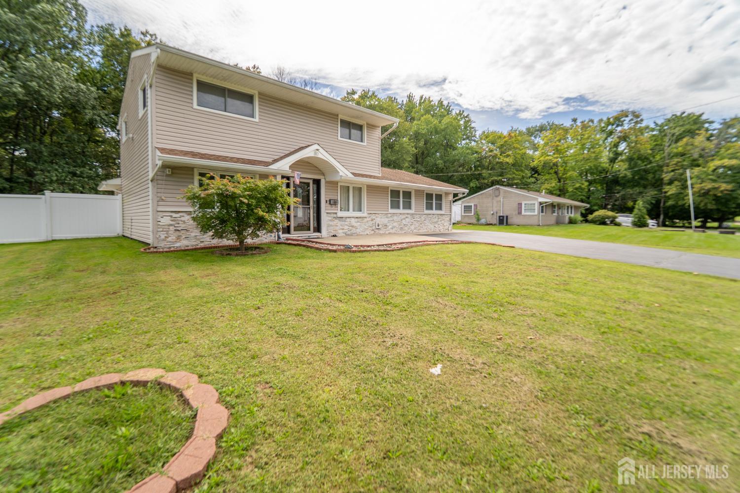 80 Stillwell Road Image 3