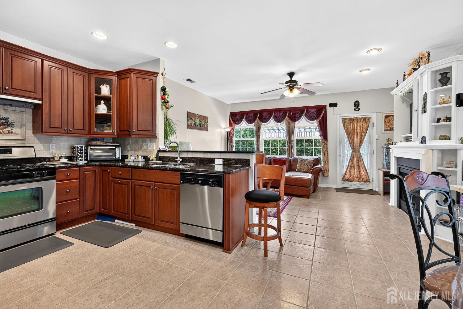 53 Prusakowski Boulevard, Parlin, NJ, 08859 image 16