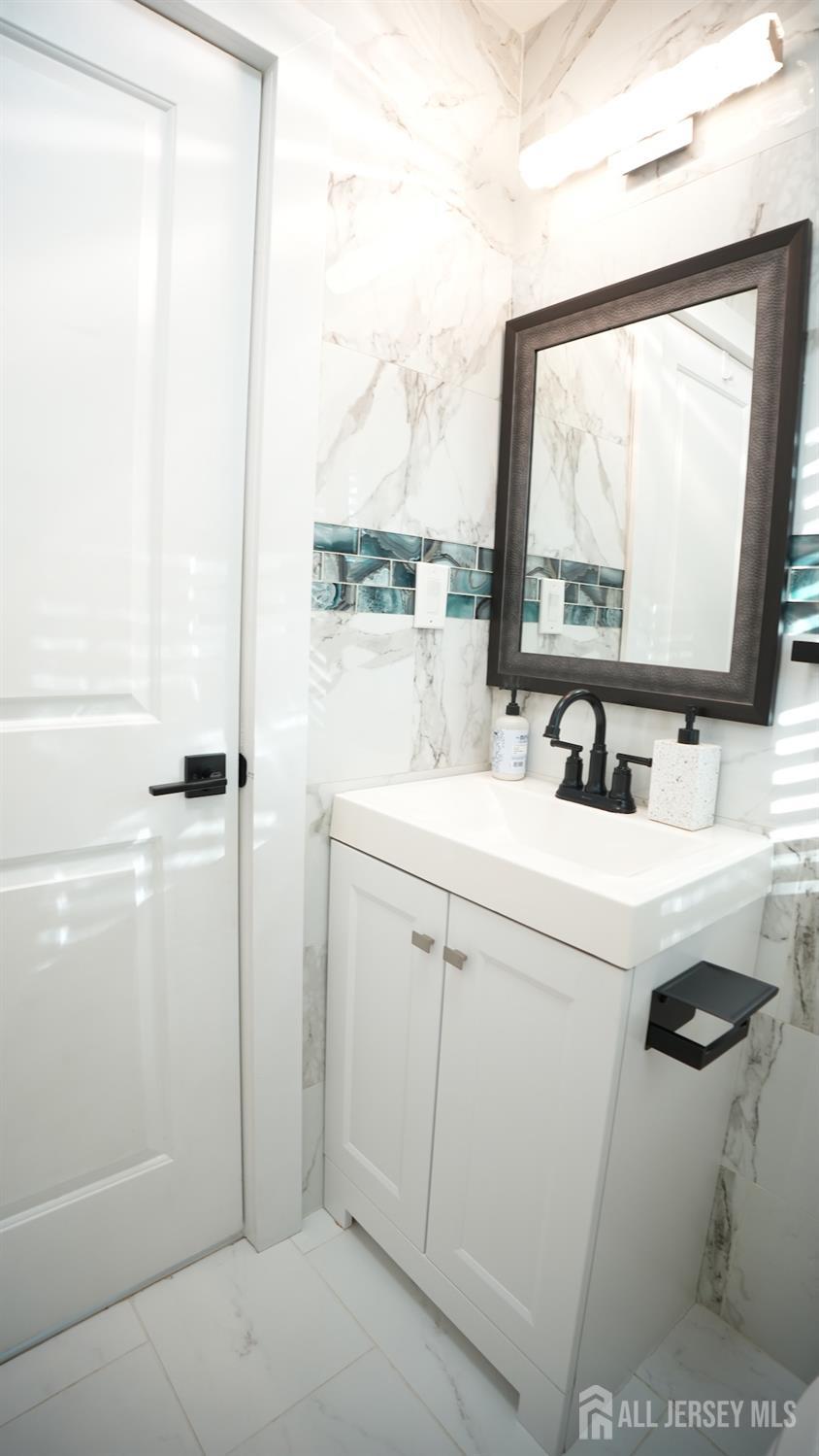 77 Douglas Street, Fords, NJ, 08863 image 11