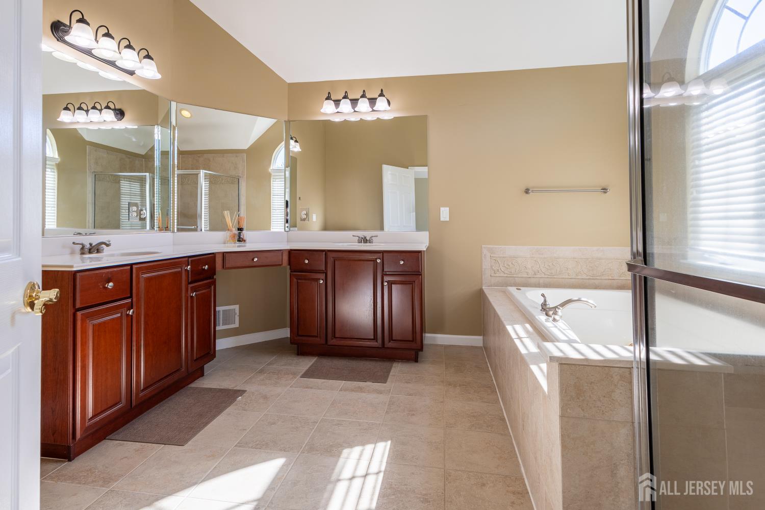 28 Tall Oaks Drive, Monroe, NJ, 08831 image 18