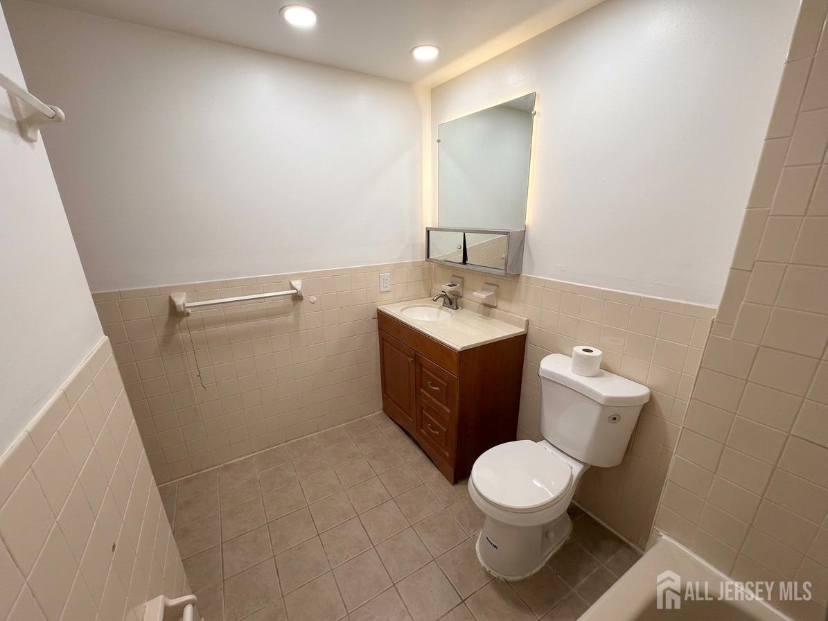 107 Edison Glen Terrace, Edison, NJ, 08837 image 14