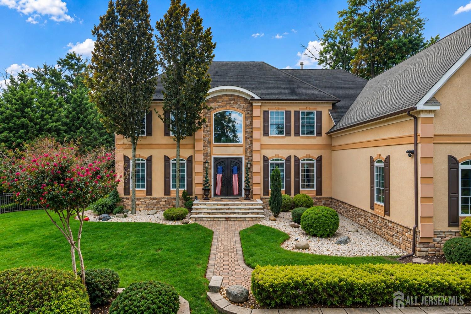 2 Lexington Court Image 3