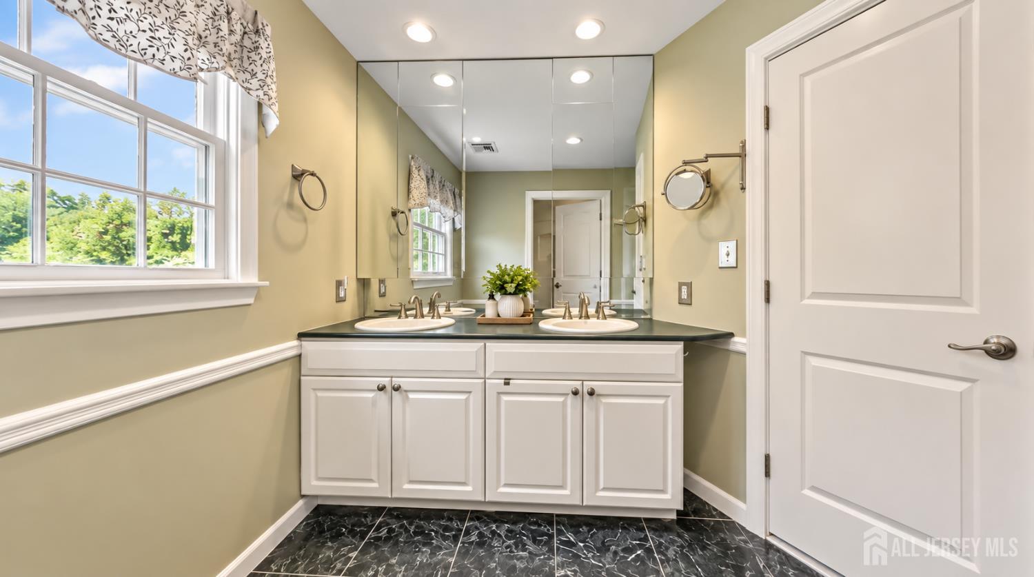 72 Central Avenue, East Brunswick, NJ, 08816 image 17