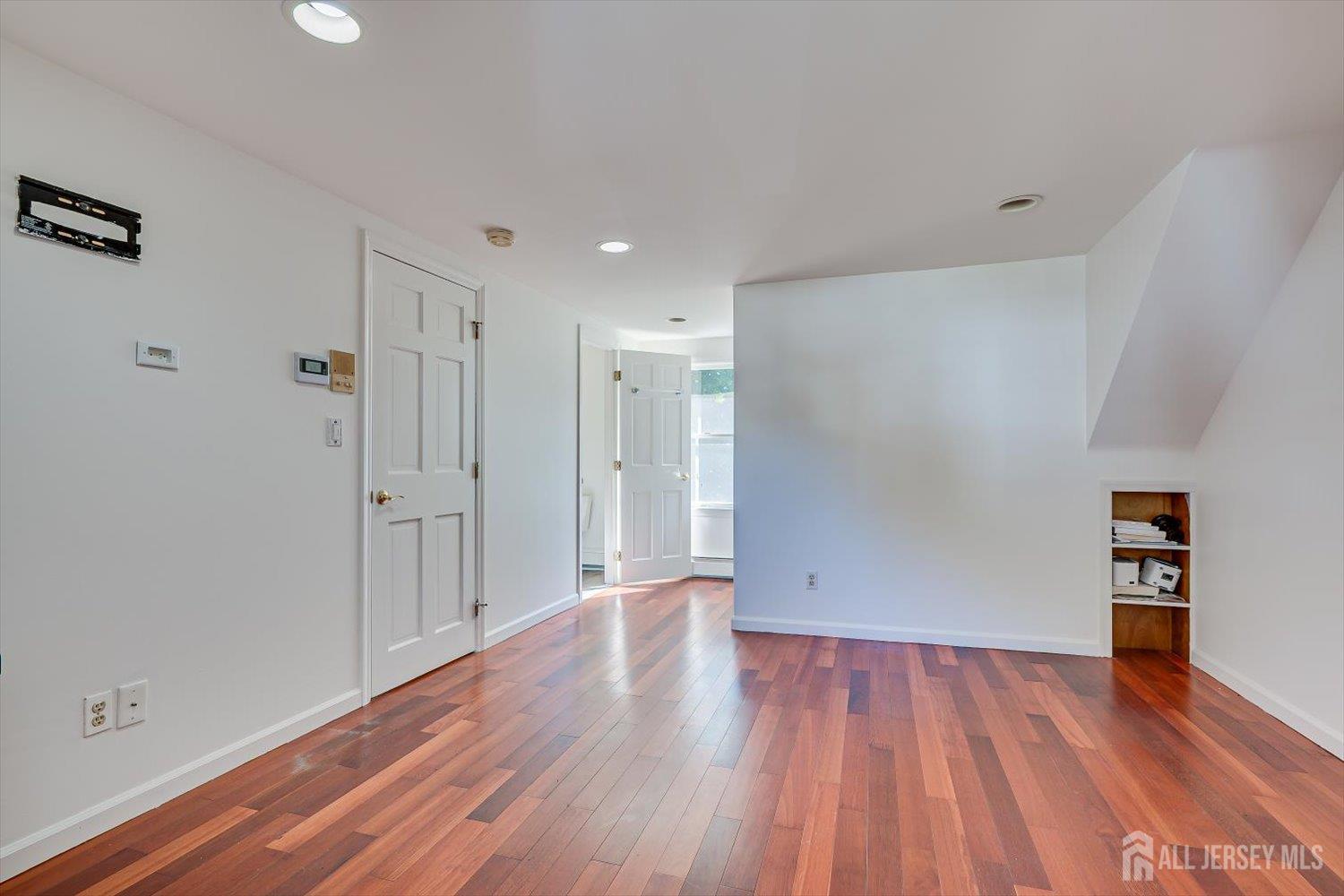 1071 Lorraine Avenue, Union Twp, NJ, 07083 image 34