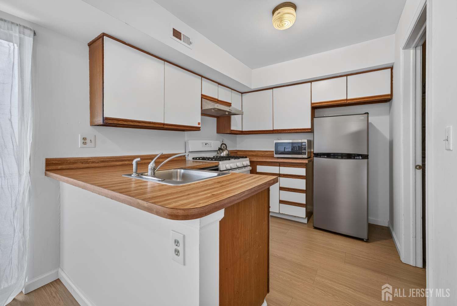 268 Edgeware Court, Franklin Twsp, NJ, 08873 image 11