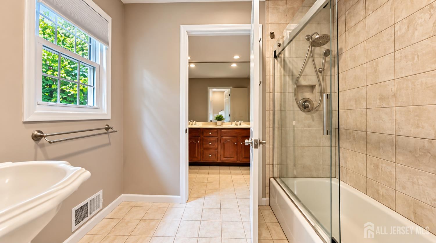 72 Central Avenue, East Brunswick, NJ, 08816 image 14