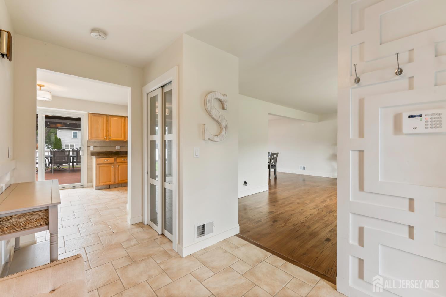 1594 Sea Island Drive Image 5
