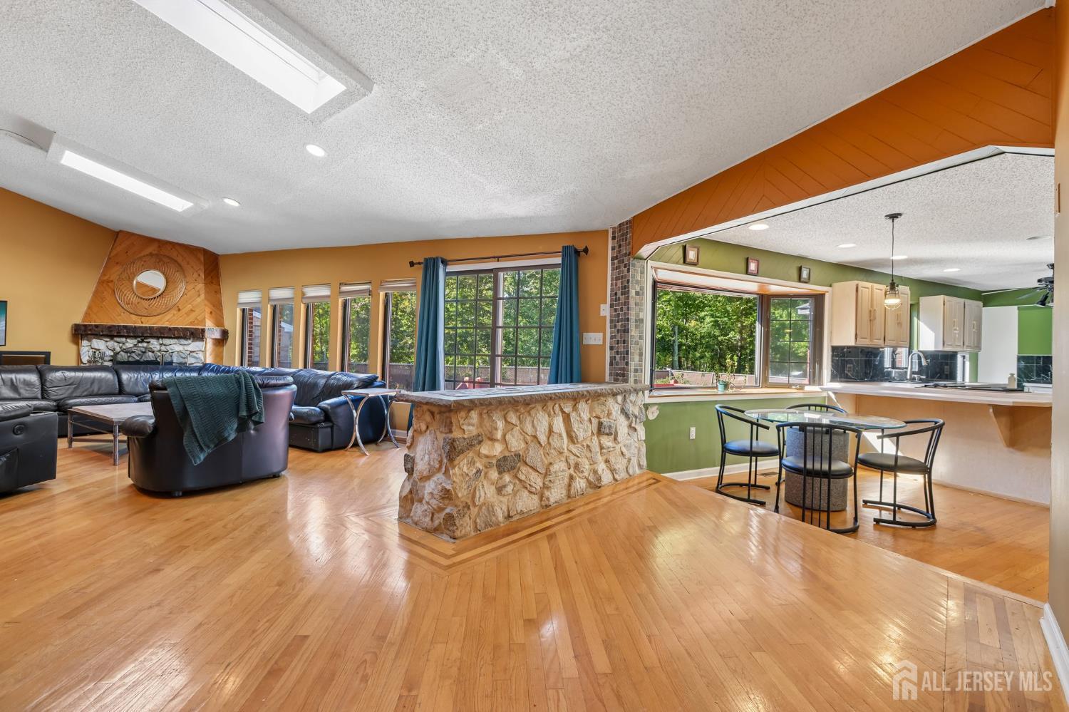 97 Amherst Avenue, Colonia, NJ, 07067 image 15
