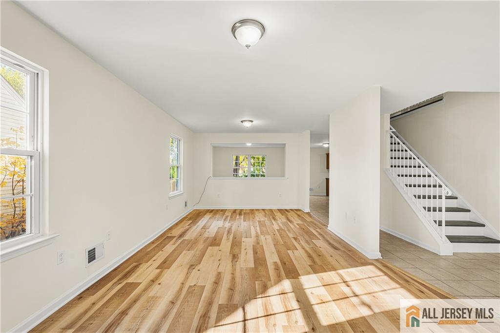 643 Drake Avenue Image 4