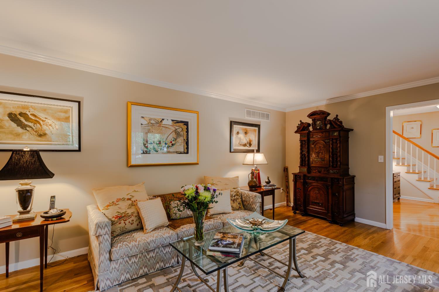 6 Burlington Lane Image 4