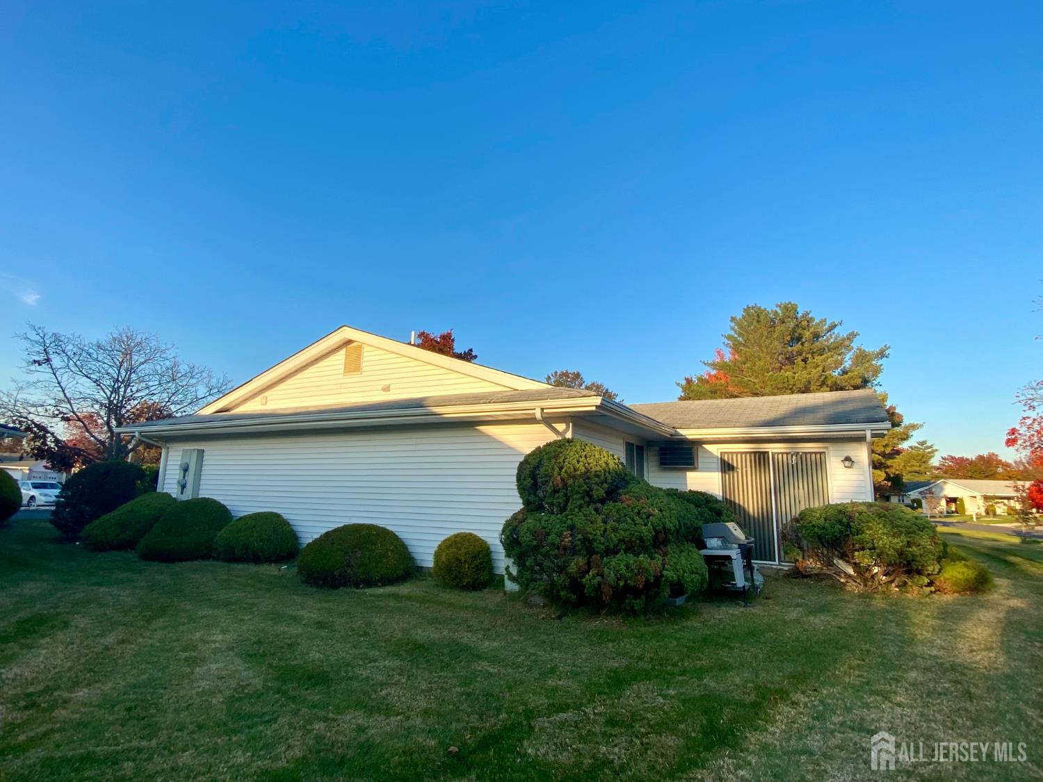 614 Lemington Plaza B Image 4