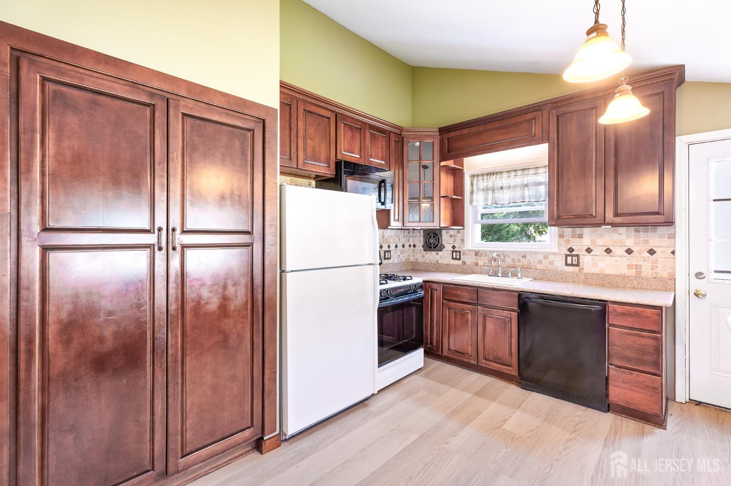 233 Henry Court, North Plainfield, NJ, 07060 image 27