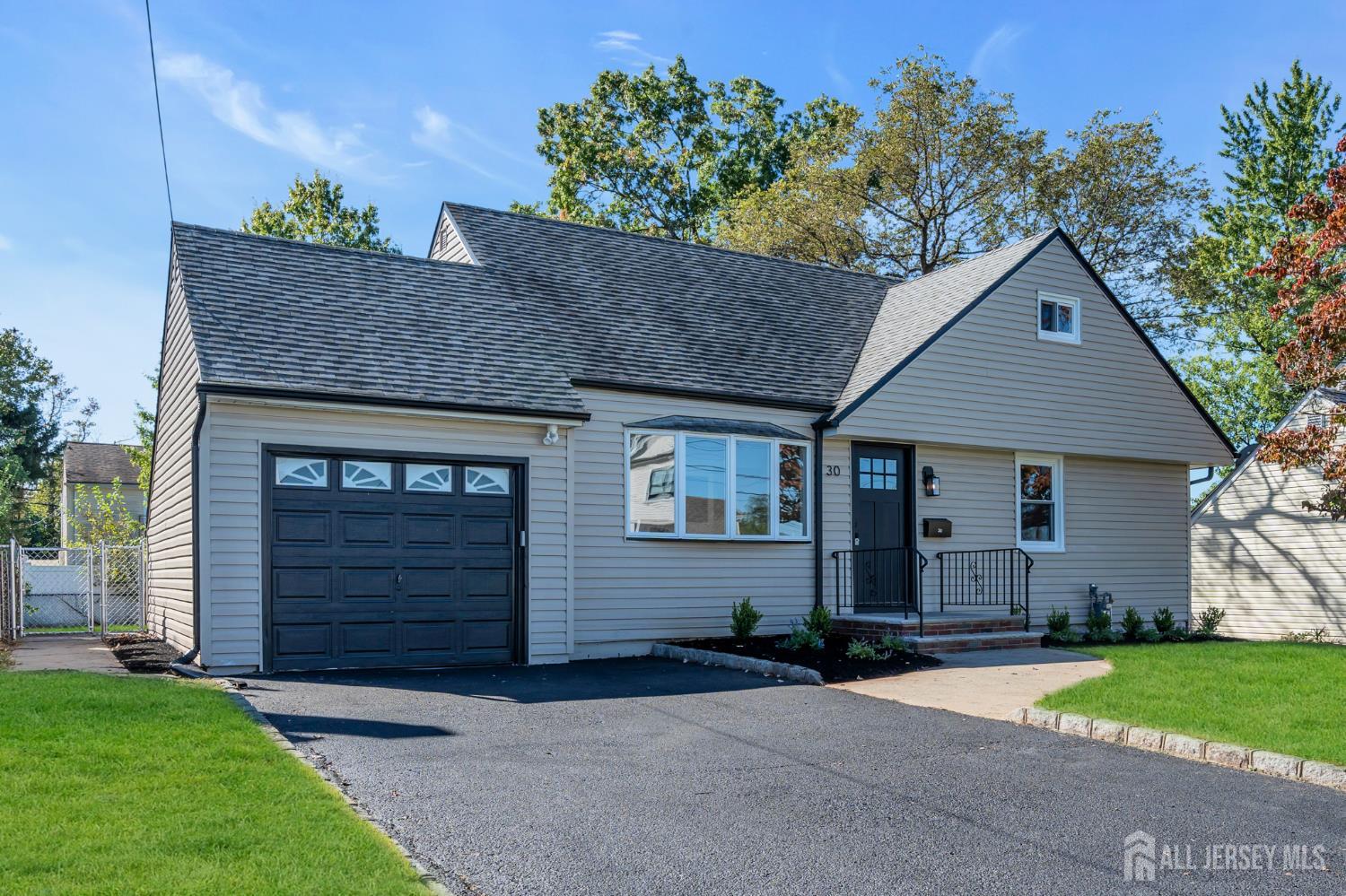 30 Pine Tree Drive Image 2
