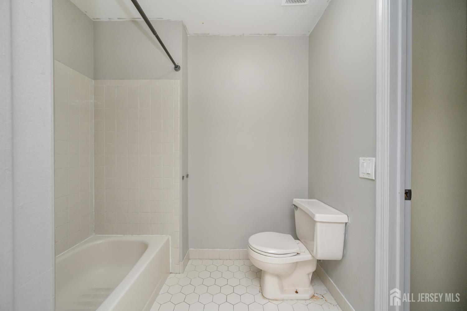 56 Amethyst Way, Franklin Twsp, NJ, 08823 image 12