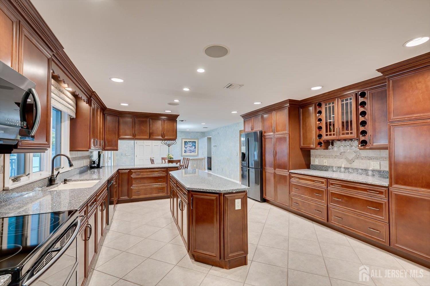 21 Stafford Road, Colonia, NJ, 07067 image 24