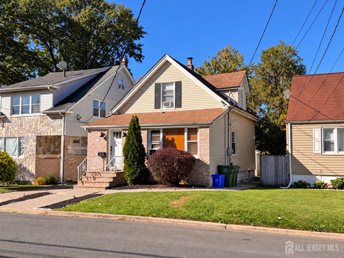 220 Gordon Street Image 2