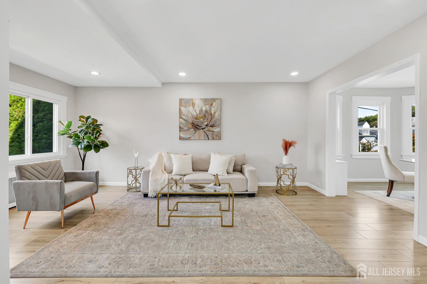 345 Broughton Avenue Image 5