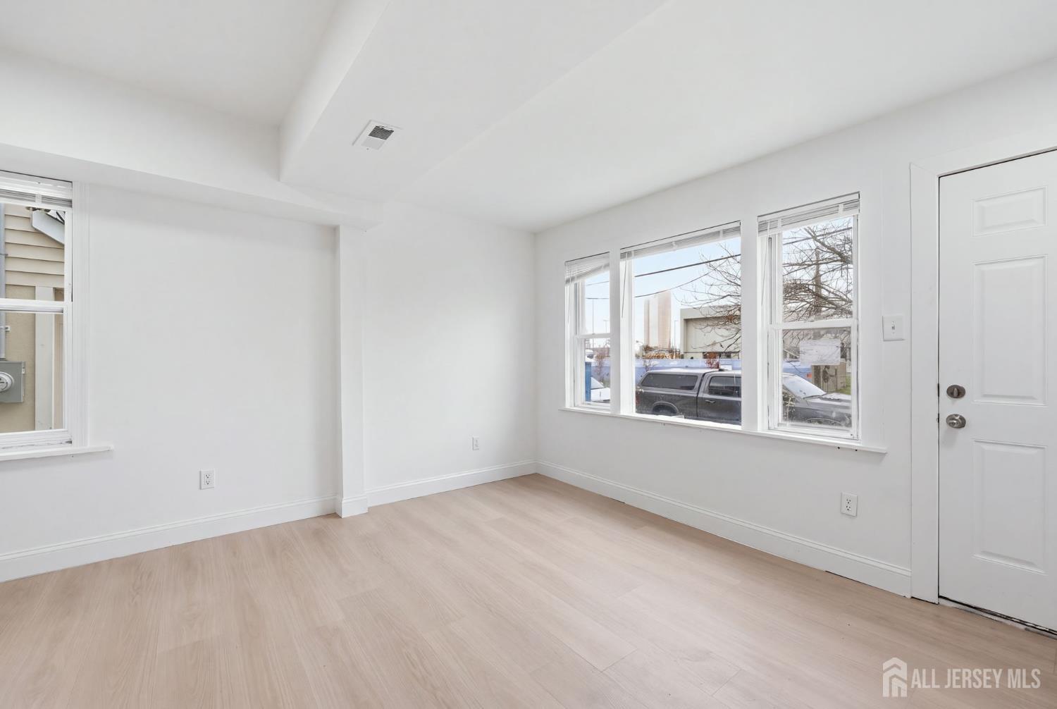714 Magellan Avenue Image 5