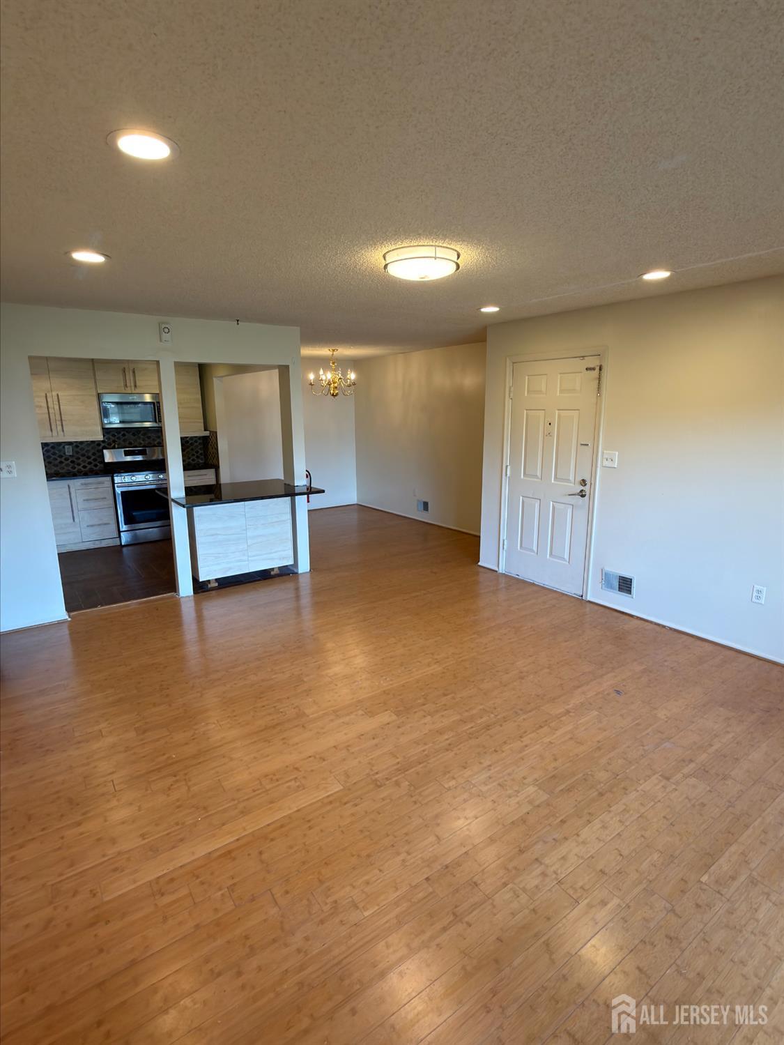 380 Lancaster Court Image 3