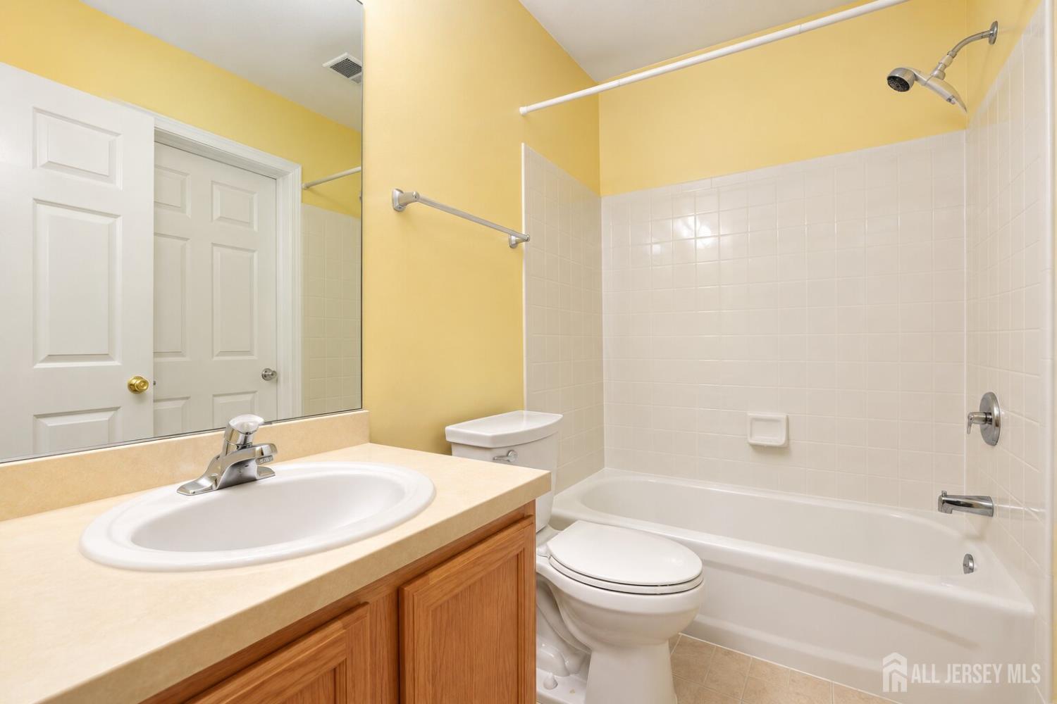 804 Wedgewood Circle 818, Middletown, NJ, 07718 image 20