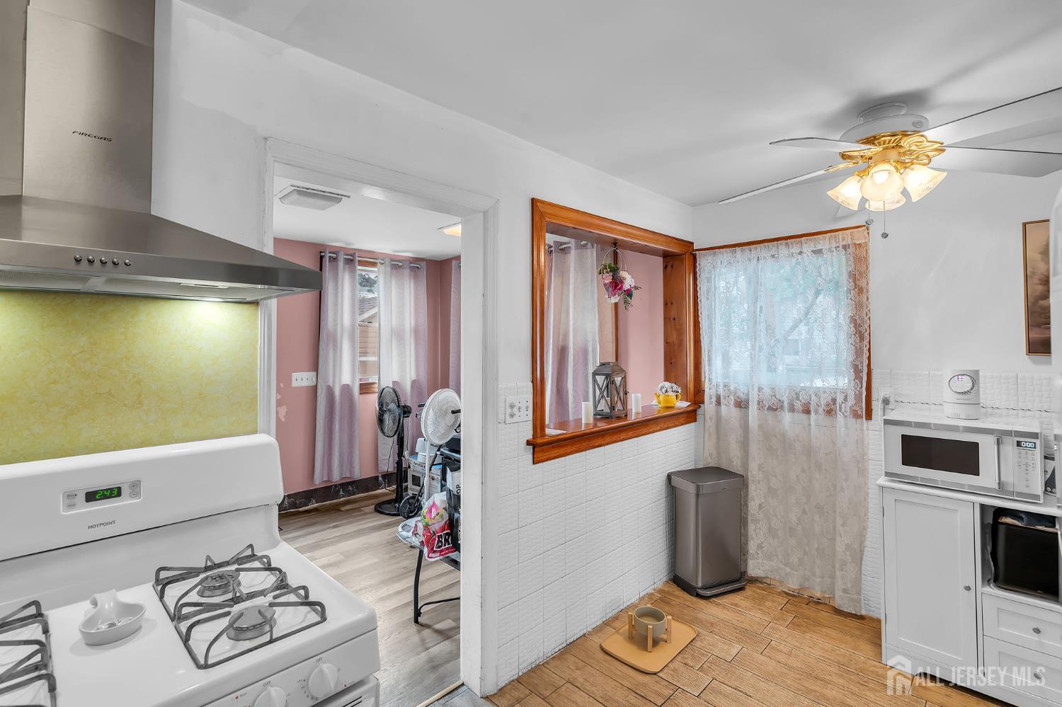 38 Susan Lane, East Brunswick, NJ, 08816 image 10