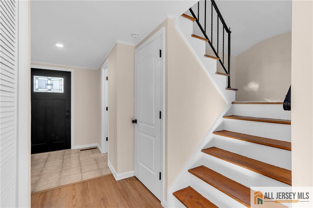 102 Avonridge Road Image 3
