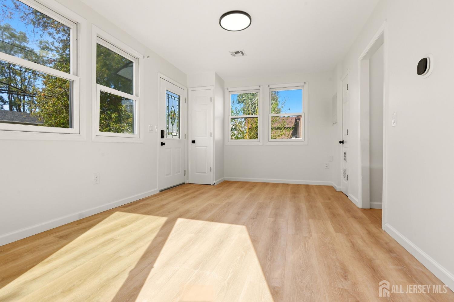 250 Brookside Avenue Image 5