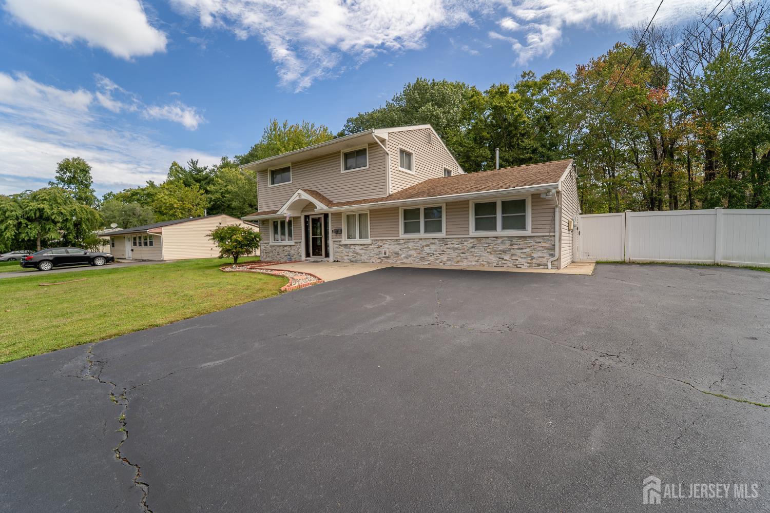 80 Stillwell Road Image 4