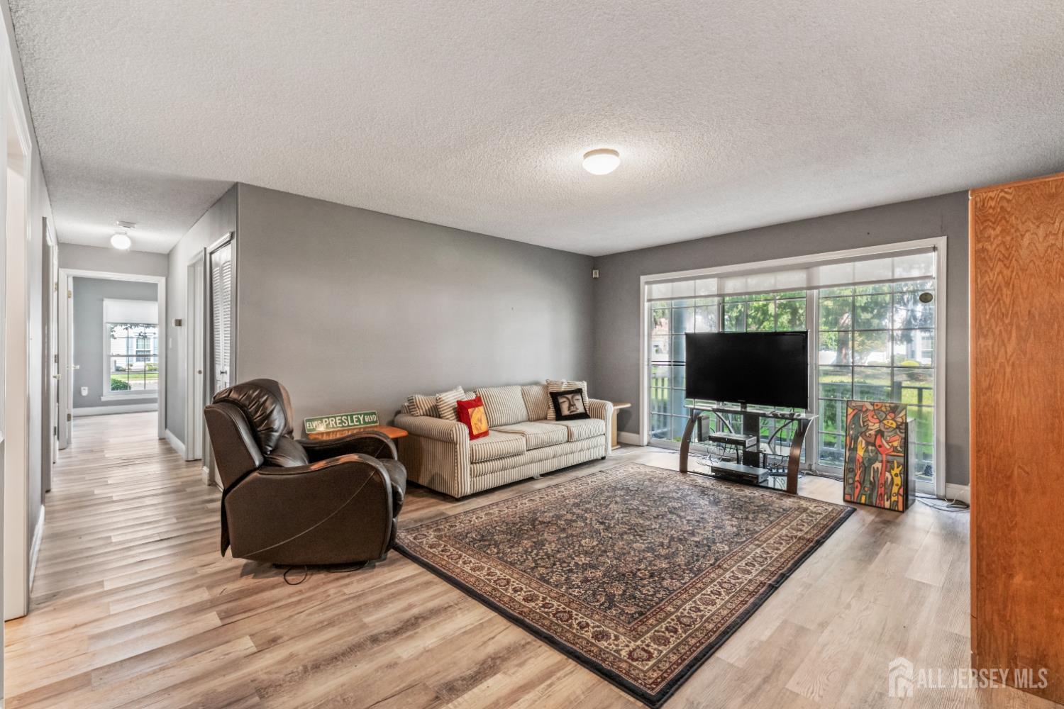 271 Kempsey Drive Image 2