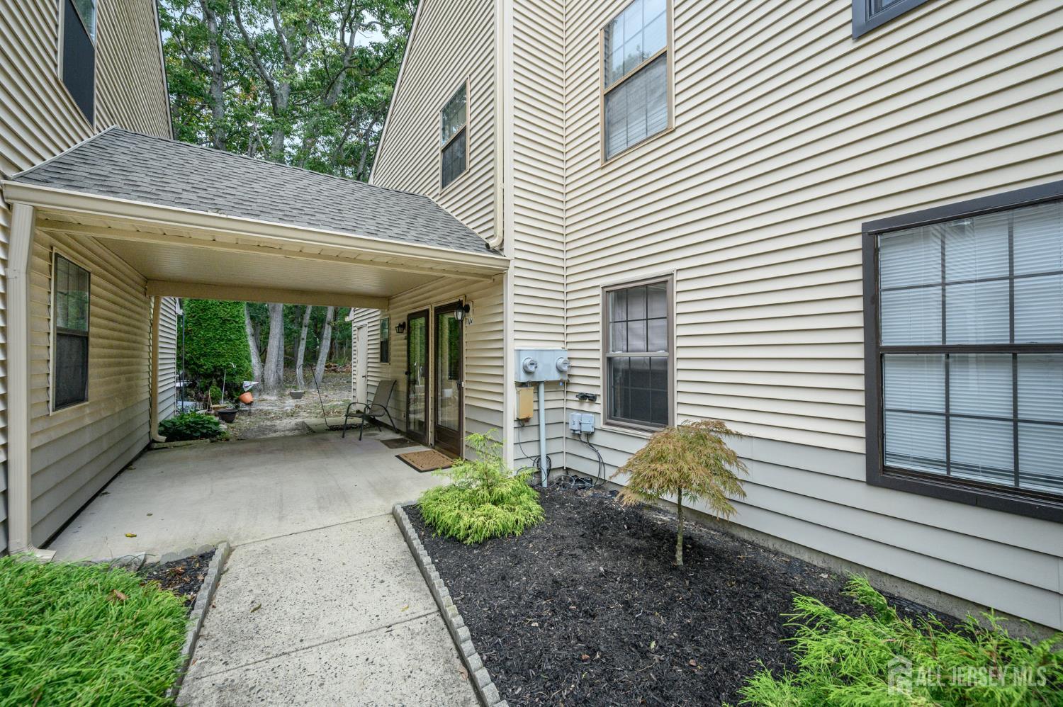 804 Violet Lane Image 2