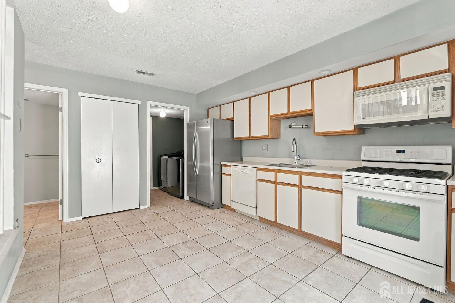 19 Sherborne Street, Franklin Twsp, NJ, 08873 image 16