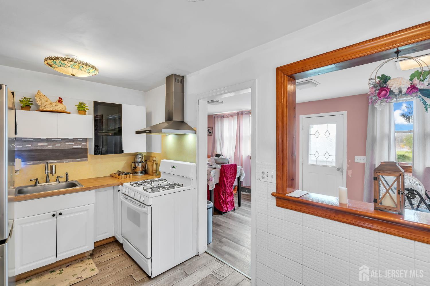 38 Susan Lane, East Brunswick, NJ, 08816 image 9