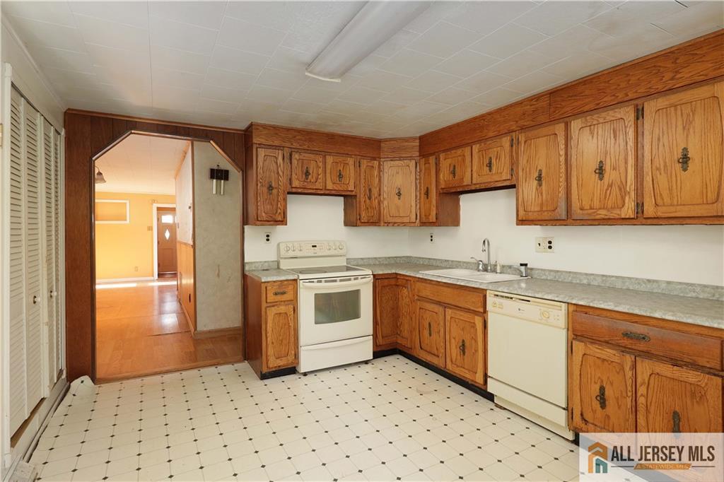 814 Forrest Avenue, South Amboy, NJ, 08879 image 19