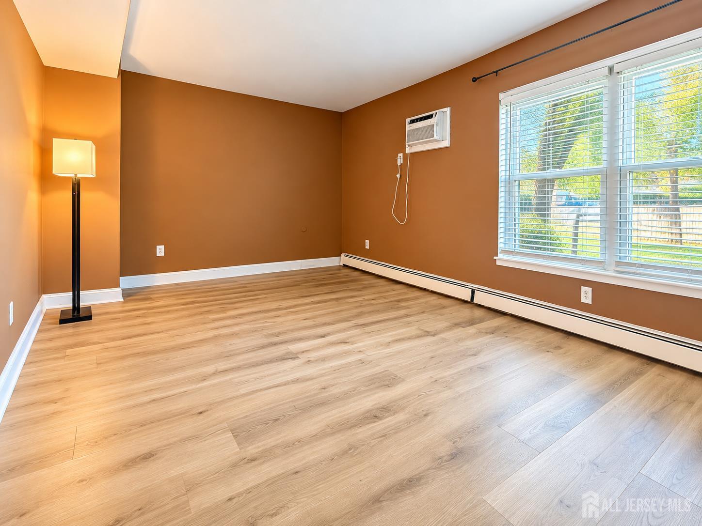 289 Main Street 8A Image 5